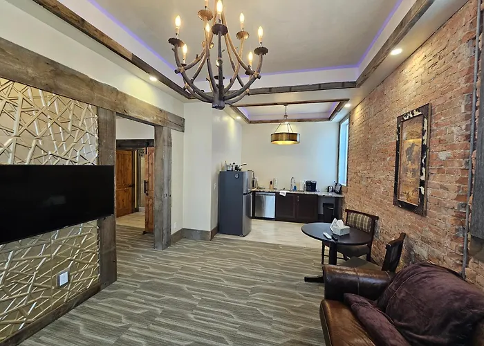 Eaglescape Suites And Event Center
